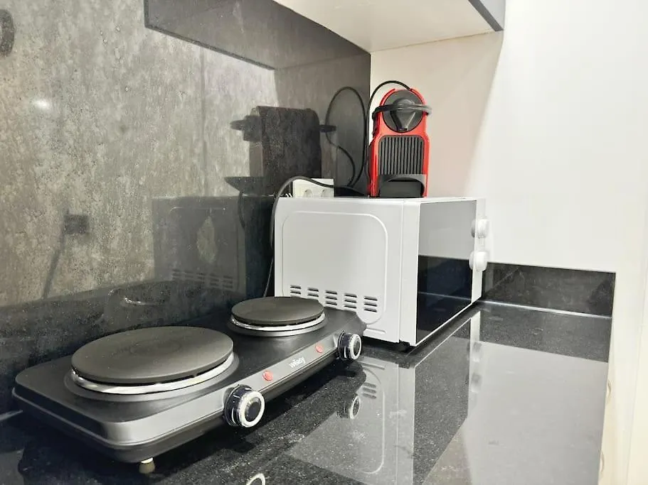 Apartment Minimalist Studio With Mezzanine Lissabon Portugal